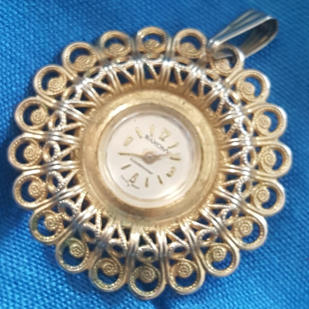 Vintage Saxony watch pendant